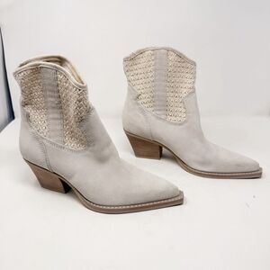 Dolce Vita Lacie Cream Knit Cowboy Western Heeled Ankle Booties Size 10